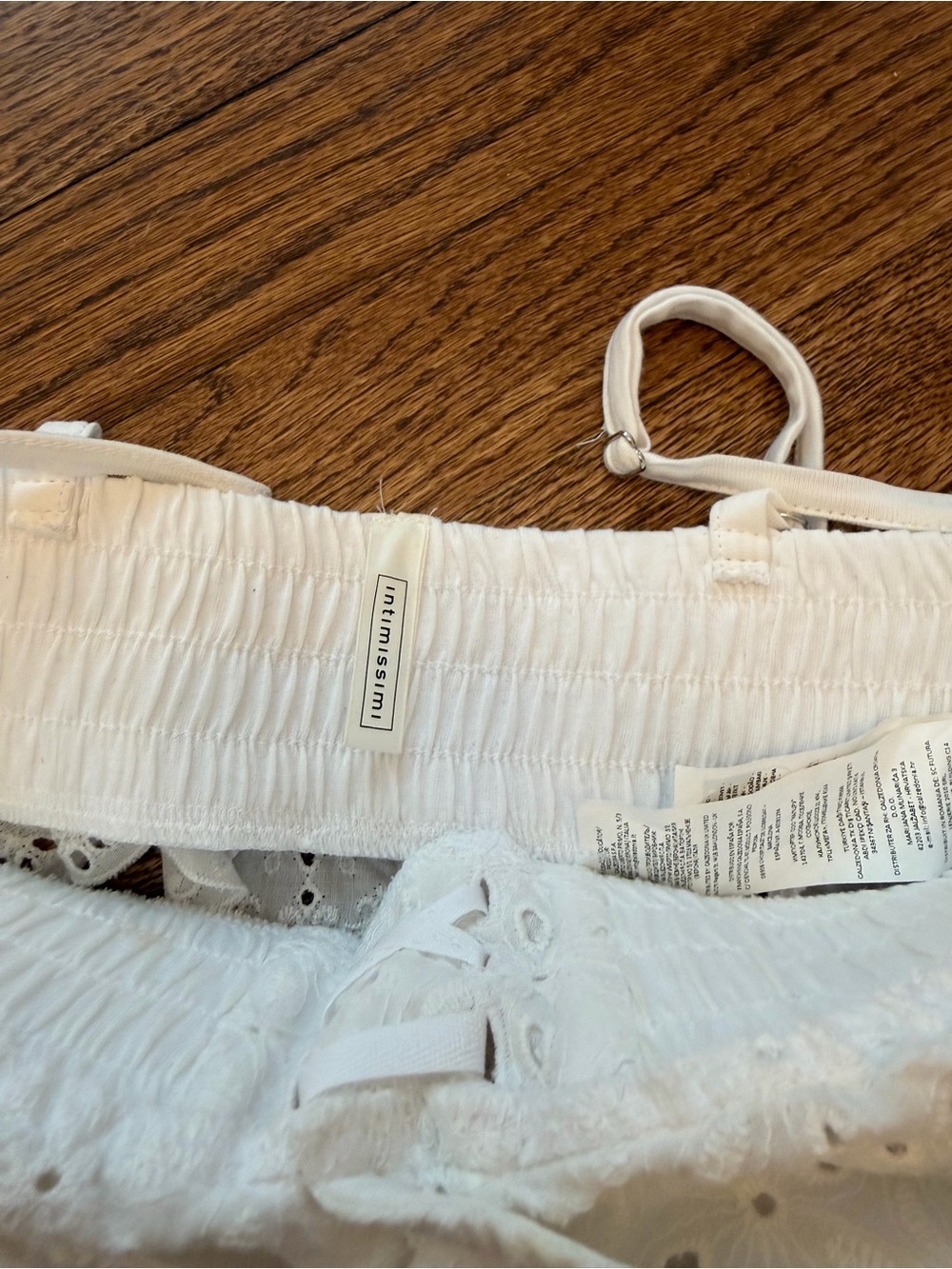 Intimissimi White Eyelet Lace Bralette & Shorts Matching Lingerie/Loungewear Set - Picture 6 of 9